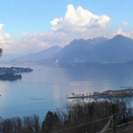 Nice Lake View 바메노